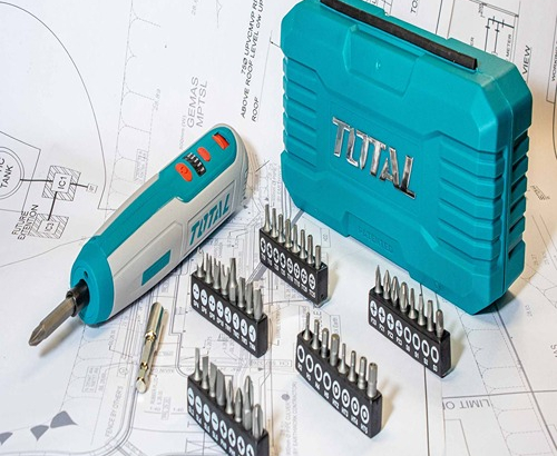 Total 4V charging screwdriver with accessories 4 condition 